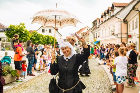 Povorka ob dnevih narodnih noš in oblačilne dedščine (98)